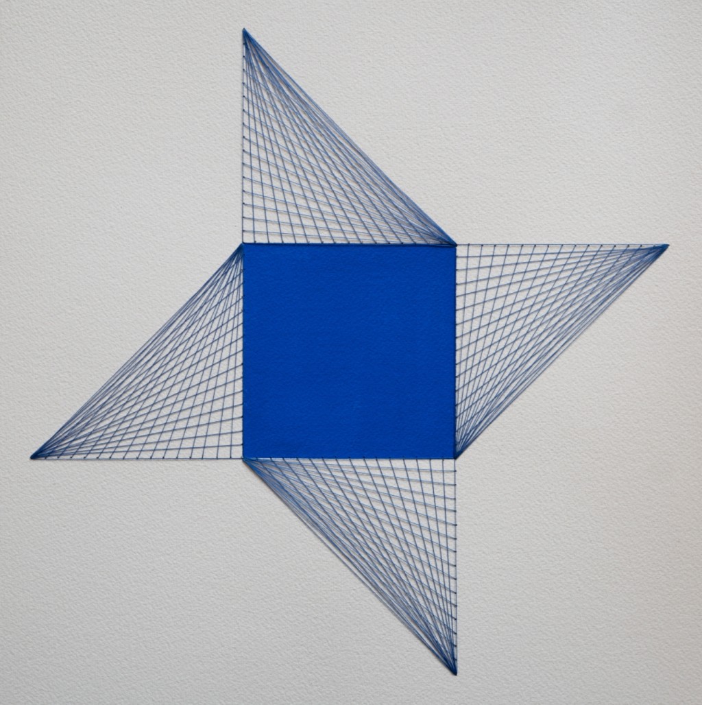 16-artwork-Carre-bleu-acrylic-yarn